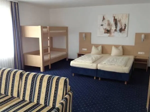 Hotel Bettina Garni 3*
