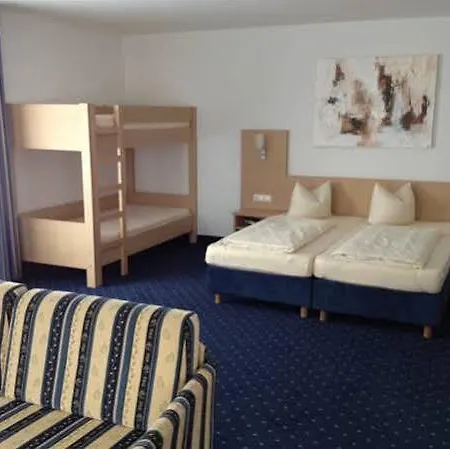 Hotel Bettina Garni 3*