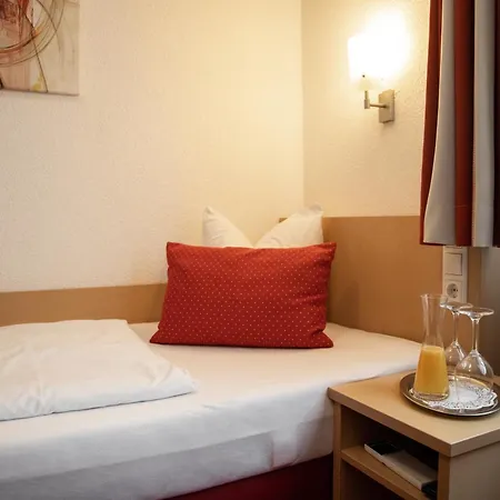 Bettina Garni Hotel 3*