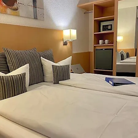 Bettina Garni Hotel 3*