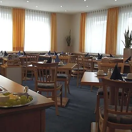 Bettina Garni Hotel 3*
