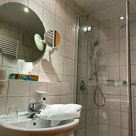 Hotel Bettina Garni 3*