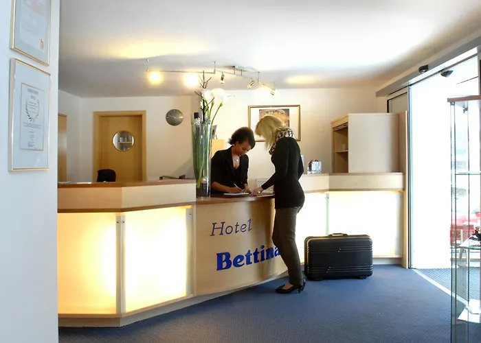Bettina Garni Hotel 3*